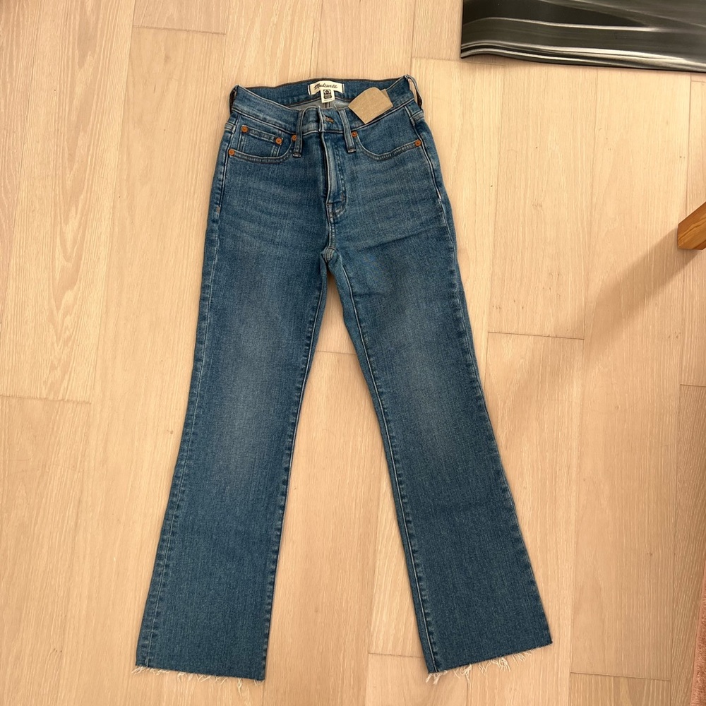Madewell mid-rise kick out jean